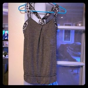 Lululemon women’s built-in bra flowy tank top